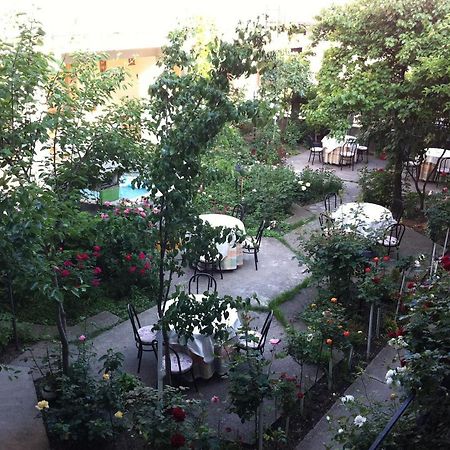 Hostel Tropical Drobeta Turnu Severin Esterno foto