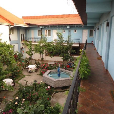 Hostel Tropical Drobeta Turnu Severin Esterno foto