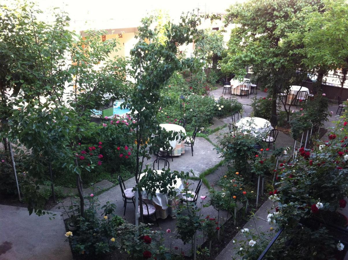 Hostel Tropical Drobeta Turnu Severin Esterno foto