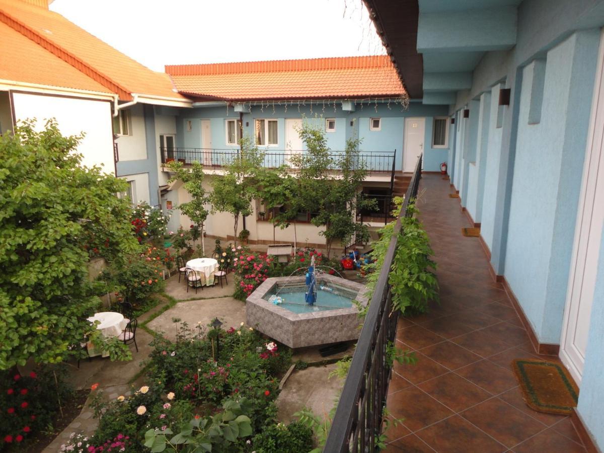 Hostel Tropical Drobeta Turnu Severin Esterno foto