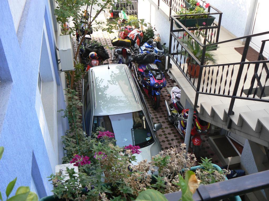 Hostel Tropical Drobeta Turnu Severin Esterno foto