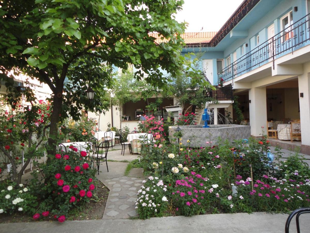 Hostel Tropical Drobeta Turnu Severin Esterno foto